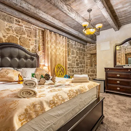 מלון Heritage Palace Varos - Mag Quaint & Elegant Boutique ספליט