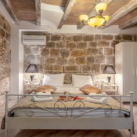 Heritage Palace Varos - Mag Quaint & Elegant Boutique מלון