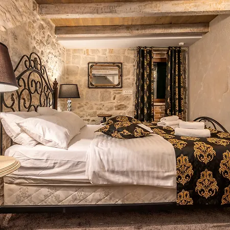 Heritage Palace Varos - Mag Quaint & Elegant Boutique מלון