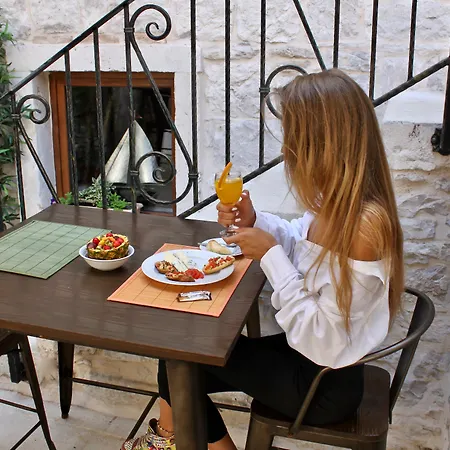 Heritage Palace Varos - Mag Quaint & Elegant Boutique מלון 4*
