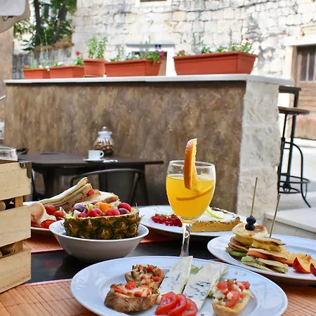 Heritage Palace Varos - Mag Quaint & Elegant Boutique