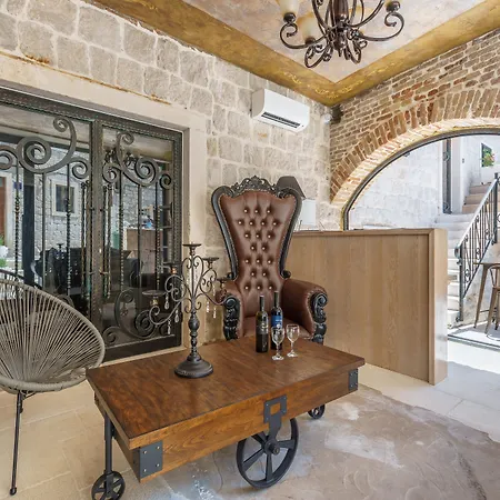 מלון Heritage Palace Varos - Mag Quaint & Elegant Boutique 4*