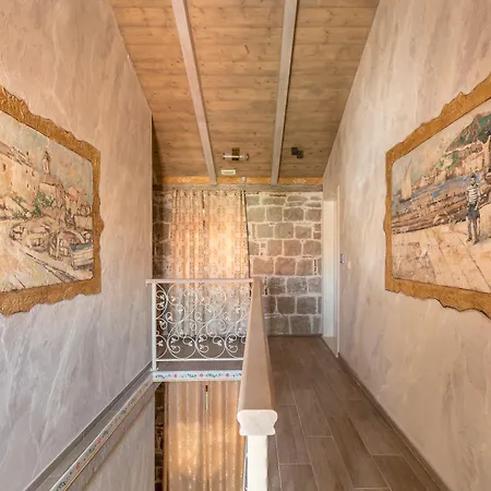 Heritage Palace Varos - Mag Quaint & Elegant Boutique מלון 4*