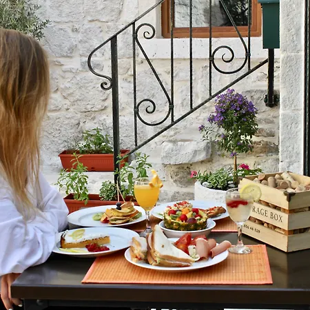 מלון Heritage Palace Varos - Mag Quaint & Elegant Boutique 4*