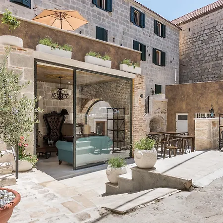 Heritage Palace Varos - Mag Quaint & Elegant Boutique מלון ספליט
