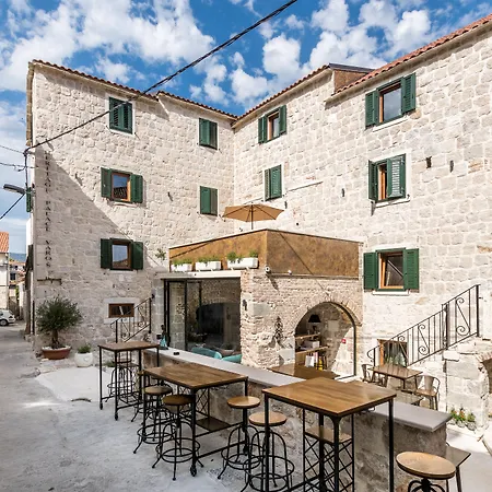 Heritage Palace Varos - Mag Quaint & Elegant Boutique מלון
