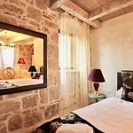 Ξενοδοχείο Heritage Palace Varos 4*