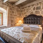 Heritage Palace Varos Σπλιτ