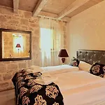 Heritage Palace Varos