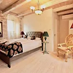 Ξενοδοχείο Heritage Palace Varos 4*