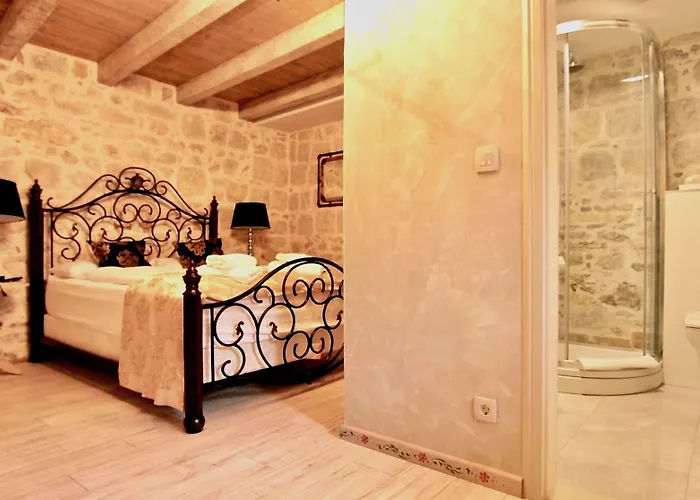 Hotel Heritage Palace Varos