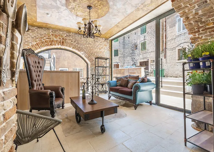 Heritage Palace Varos 4* Σπλιτ