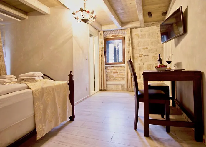 Heritage Palace Varos Hotell 4*