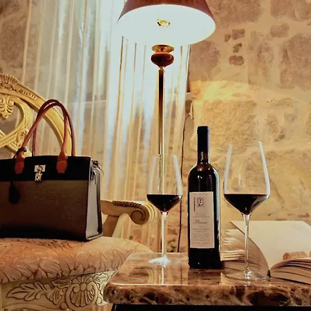 Heritage Palace Varos Szálloda 4*